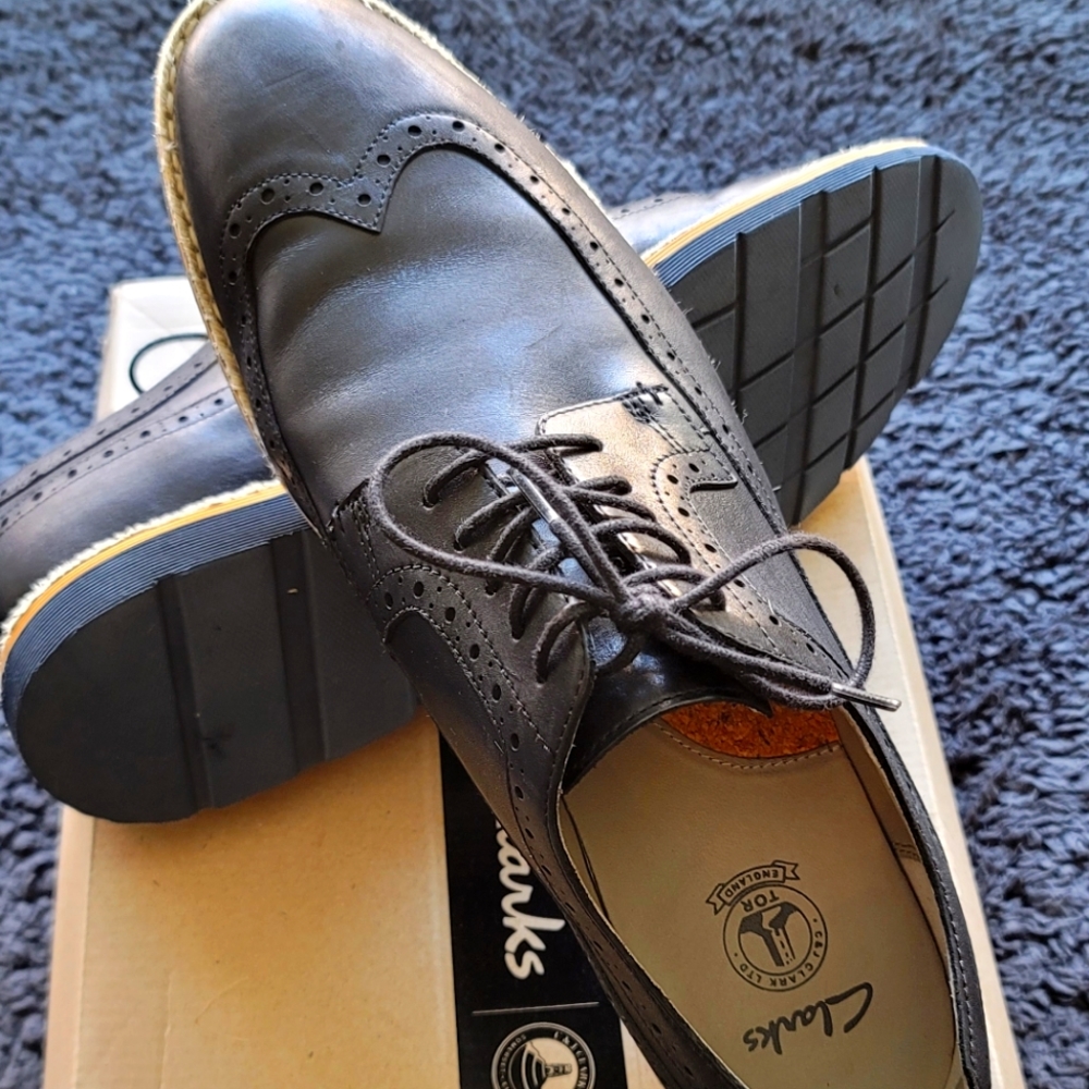 Clark's Gambeson Limit. Both Sz 12 (COMES WITH 1 PAIR OF SHOES NOT BOTH)